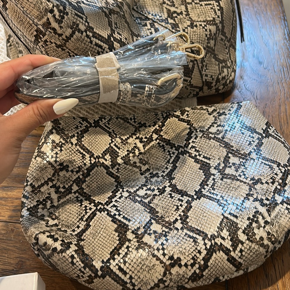 NWT Snake Purse - Picture 3 of 5